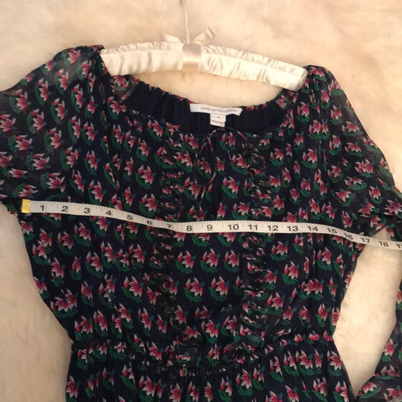 SOLD!! Diane Von Furstenberg floral silk dress 10 - Picture 5 of 8